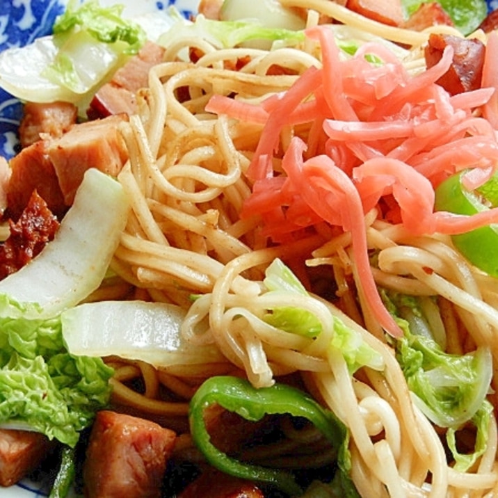 焼き豚で❤焼きうどん♪（焼きそばソース味で簡単）